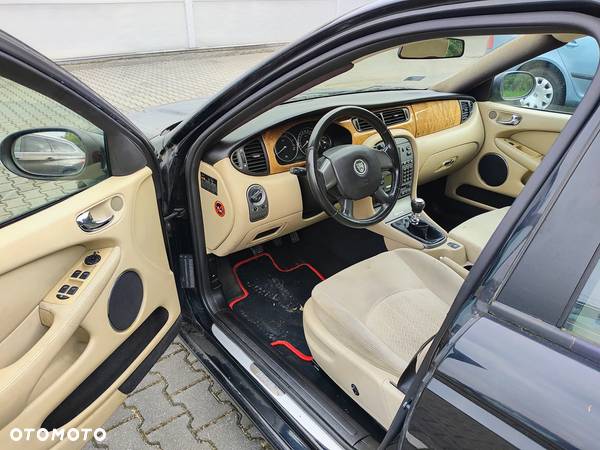 Jaguar X-Type 2.0 D High - 10