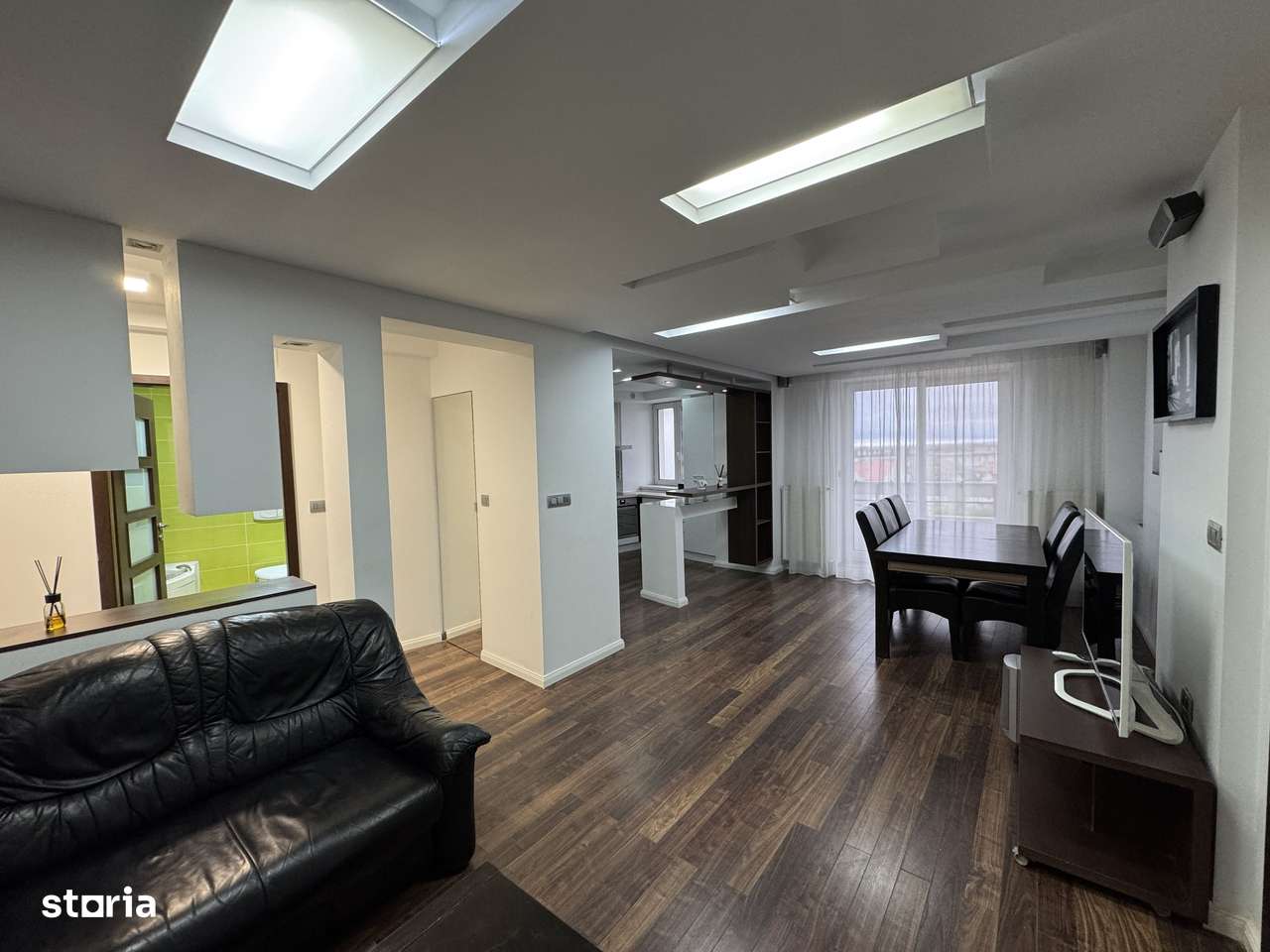 Super apartament in blocul turn de la OMV-12