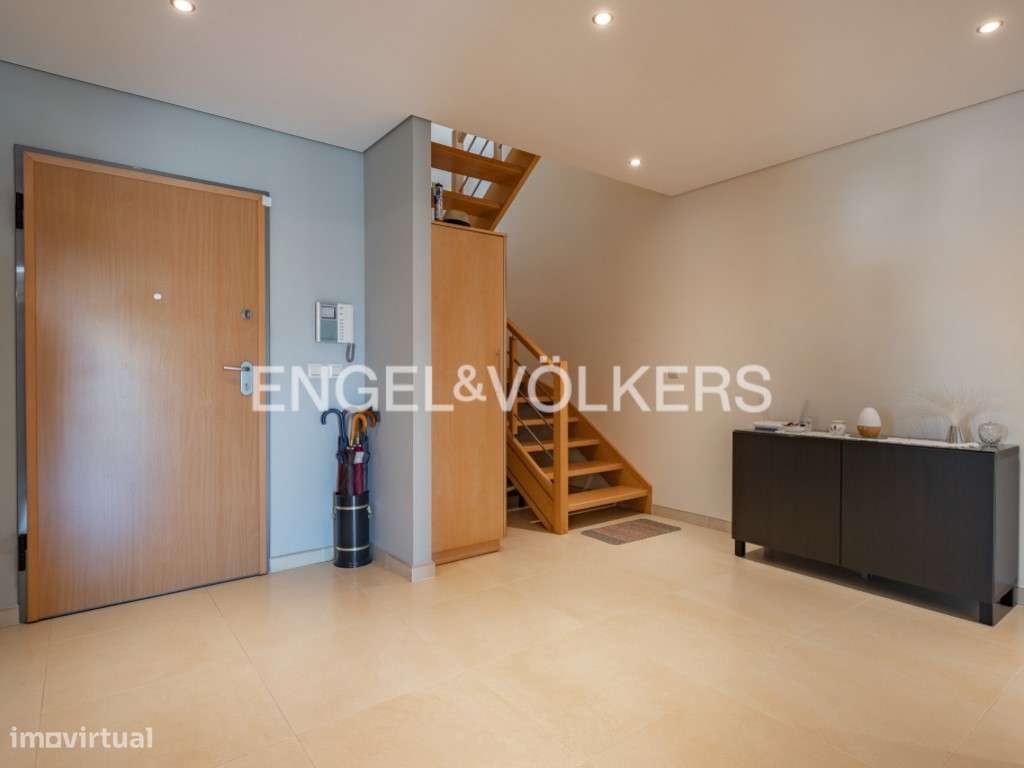 Exclusivo Duplex T2+1 com Terraço Privativo e Vista Panorâmica-5