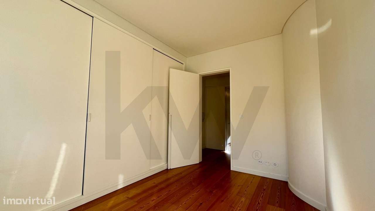 T2 com Jardim em Paço de Arcos – Remodelado por Arquitecto - Grande imagem: 5/31