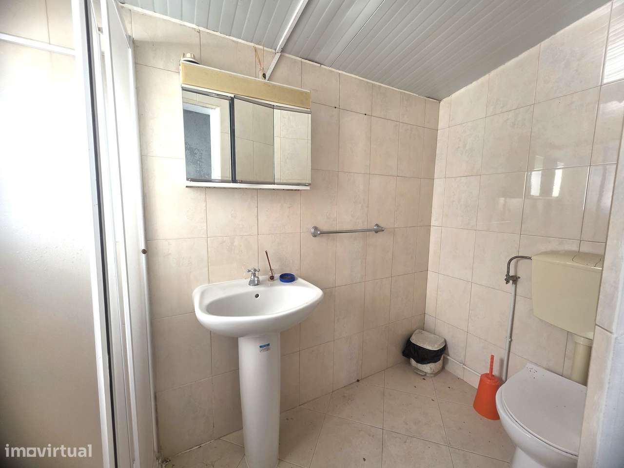 Lote de Terreno com Moradia – Oportunidade de Investimento-27