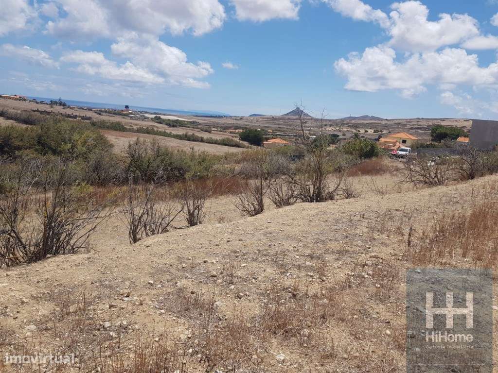 Terreno com 3.560 m2 na Camacha na Ilha de Porto Santo - Grande imagem: 2/14
