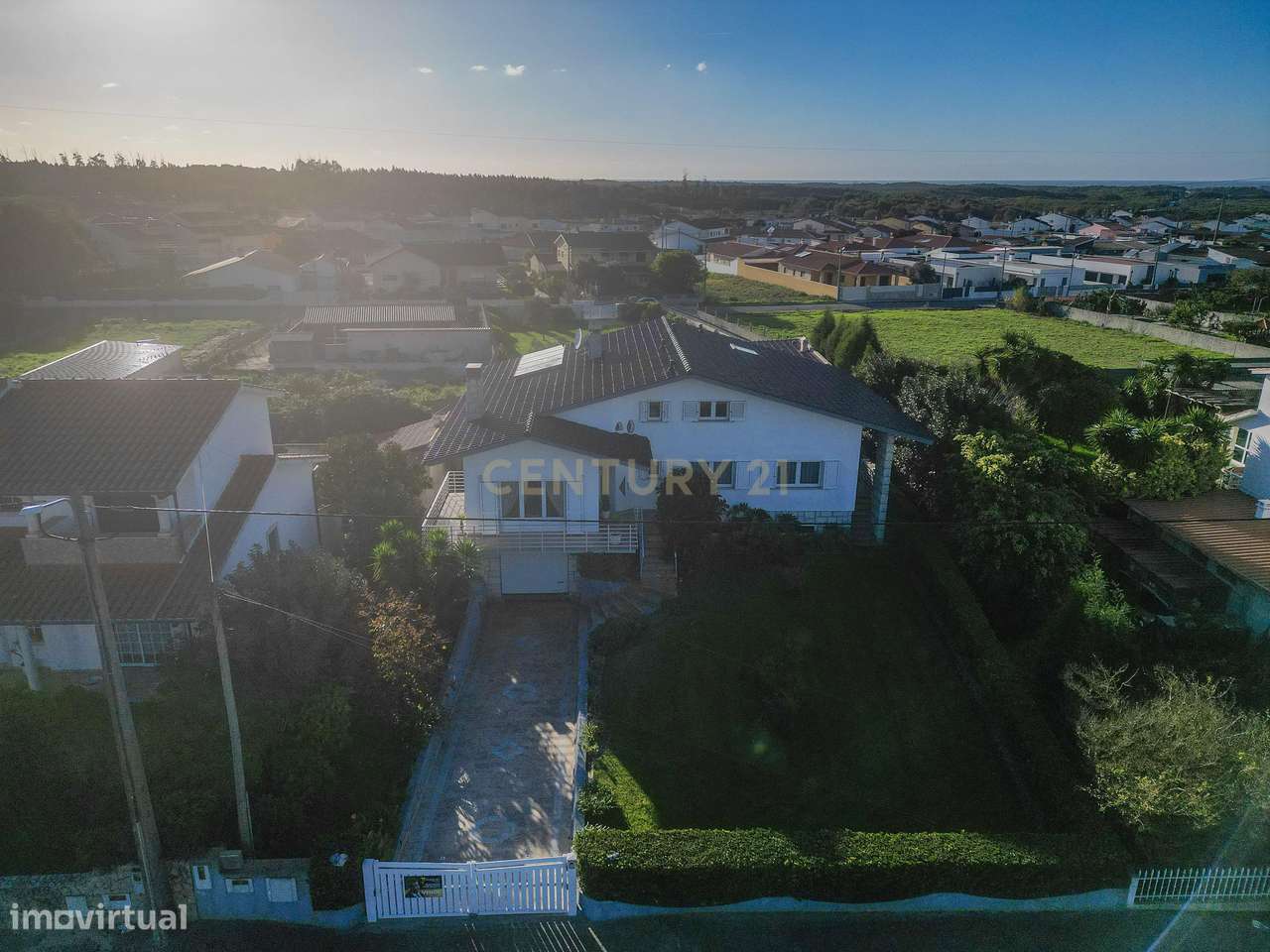 Moradia com piscina, terreno e anexos em Vieira de Leiria e a 2km da p - Grande imagem: 4/60