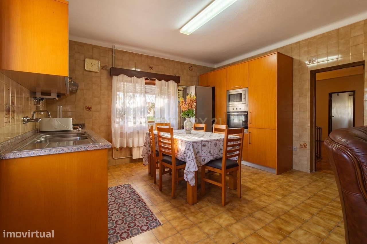 Moradia T3 com garagem e terreno – Vinha da Rainha, Soure - Grande imagem: 4/35