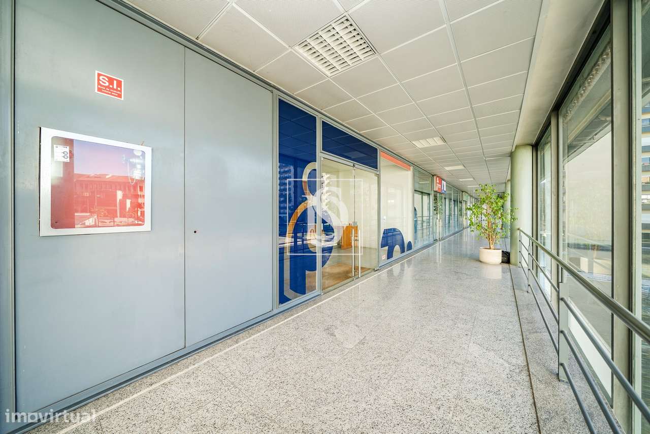 Loja 141m2 na Praça da Justiça, em frente ao Tribunal, Braga-7