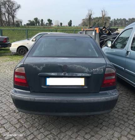 Skoda Octavia 1.9 TDi 5P 90cv 1999 - Para Peças - 3