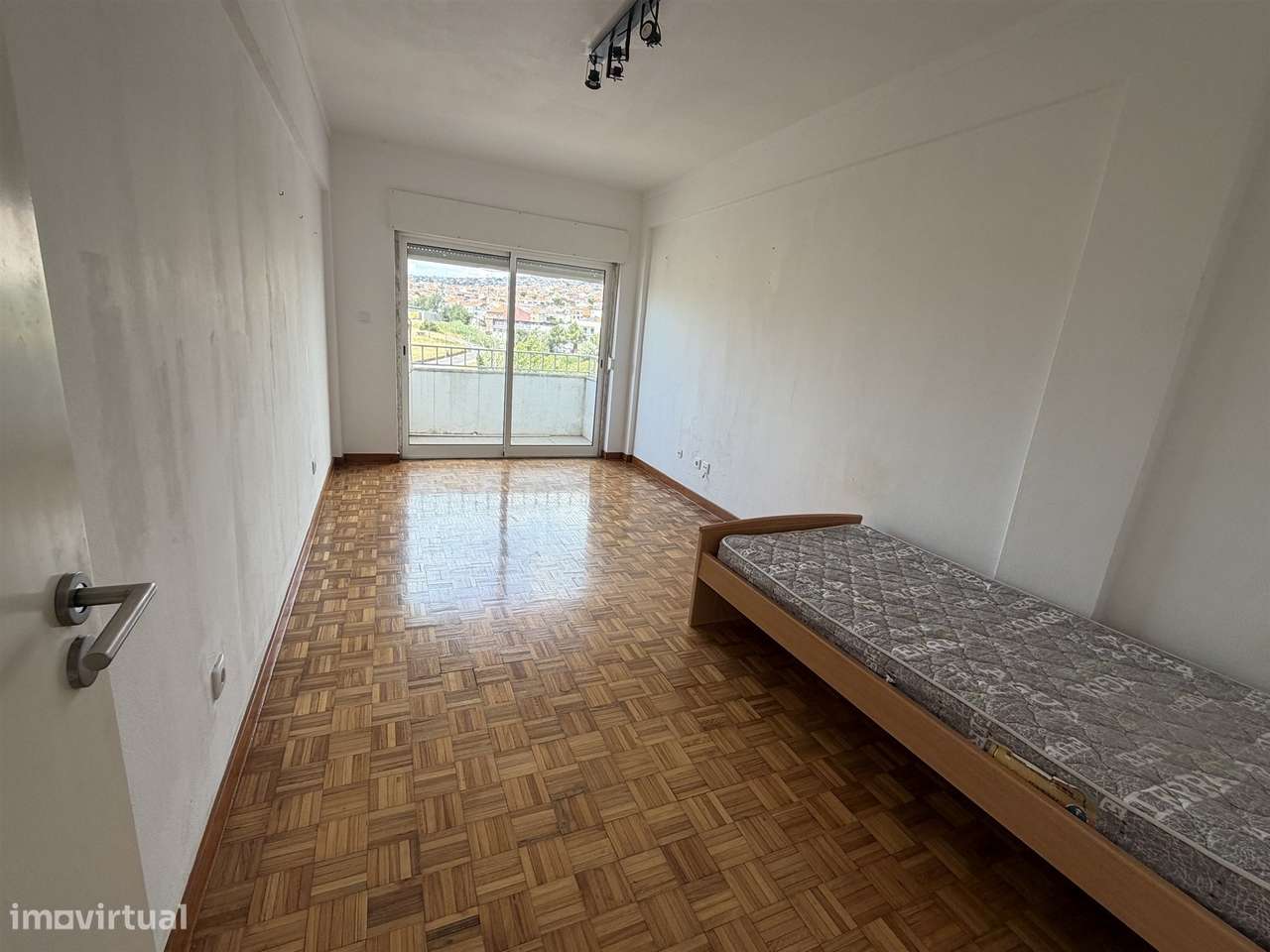 Apartamento T2 Venda em Odivelas,Odivelas-4