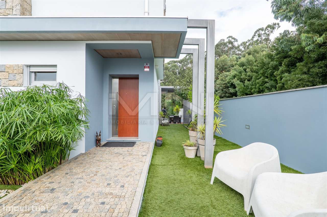 Moradia T3+1 - Exclusividade, Design e Conforto Superior-3