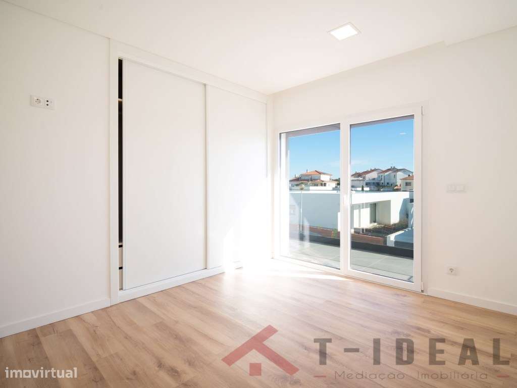 Moradia T4 nova próxima da Lourinhã e das praias-20
