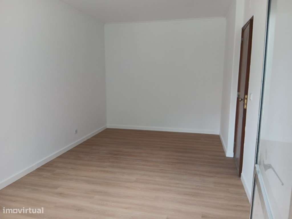 Apartamento T4 para arrendamento em Alfornelos - Grande imagem: 5/15