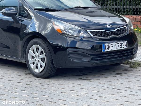 Kia Rio - 10