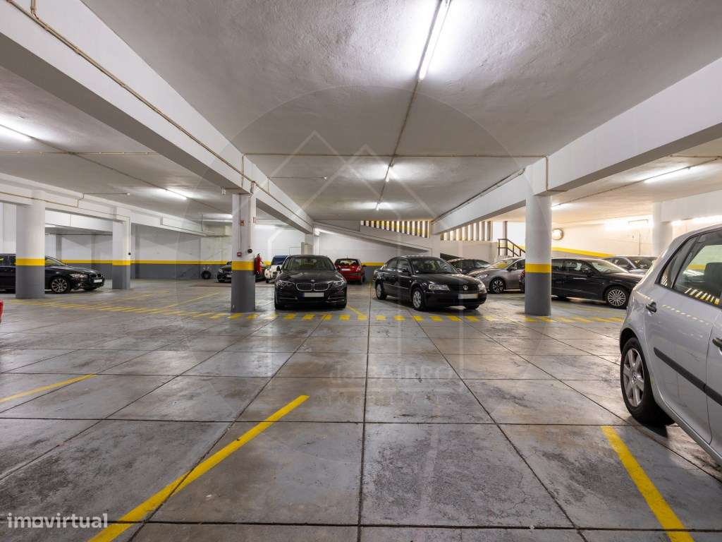 Parque de Estacionamento com 53 Lugares | Investimento Seguro | Porto-8