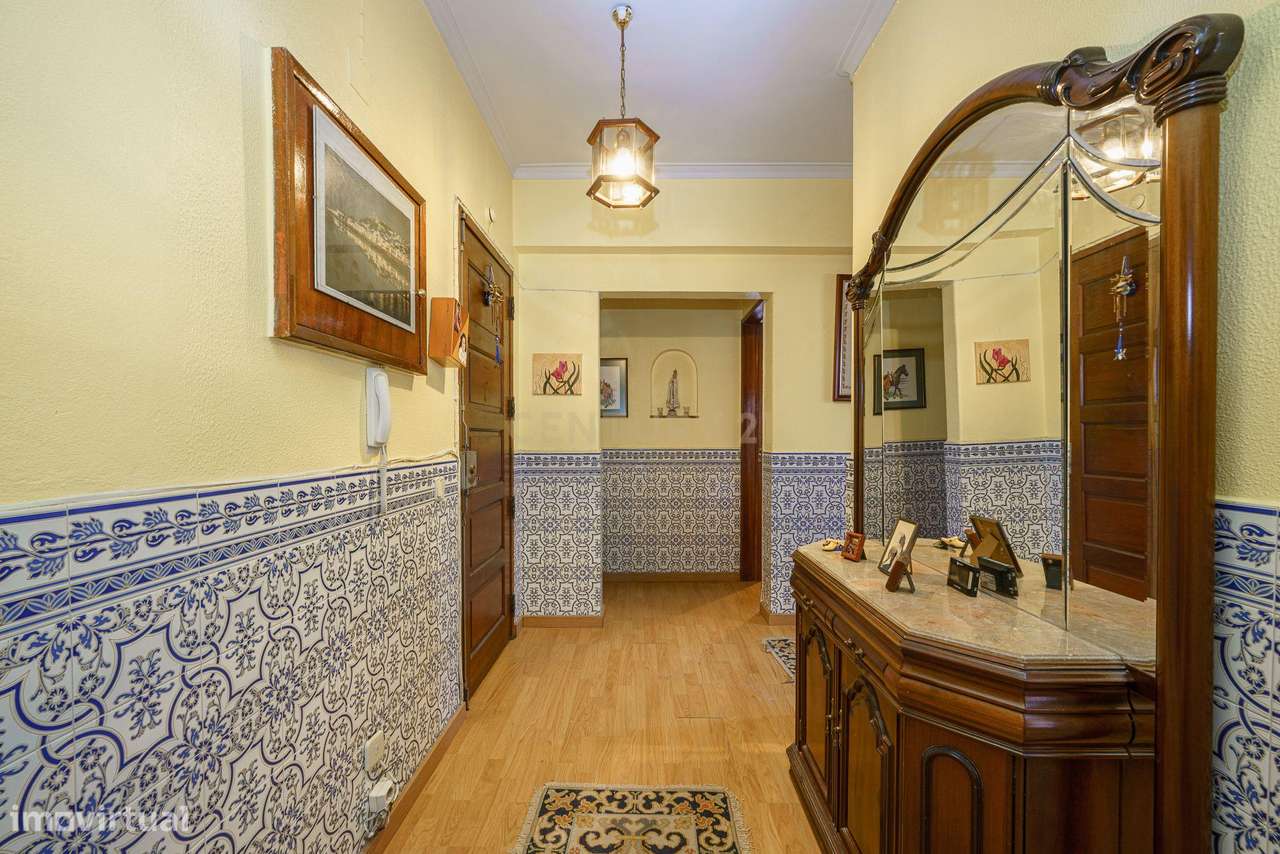 Apartamento T4 Transformado em T3 situado no bairro do Montalvão -Setú-9