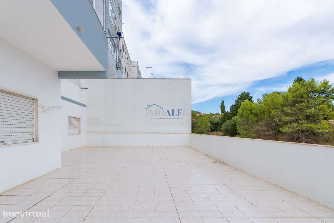 Apartamento T3 no centro de Vialonga com elevador-27