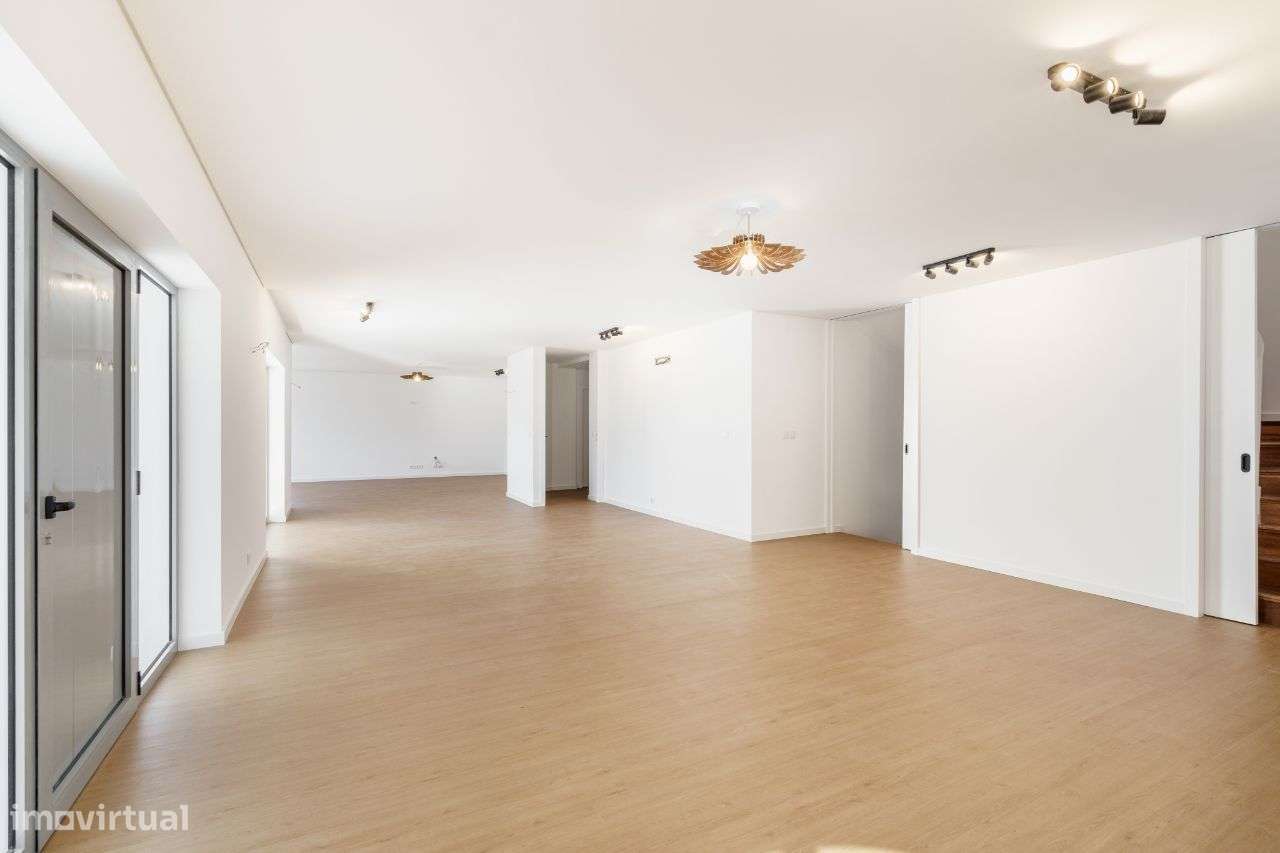 Moradia T5 Remodelada - Condomínio da Fonte Seca-18