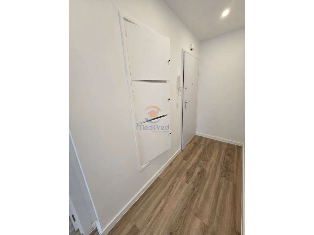 Apartamento T2 Remodelado | Quinta do Mendes, Odivelas - Grande imagem: 2/18