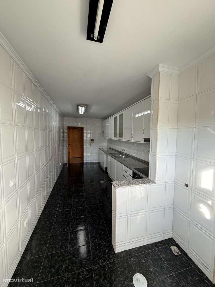 T3 em Canelas com garagem e jardim - Grande imagem: 4/20