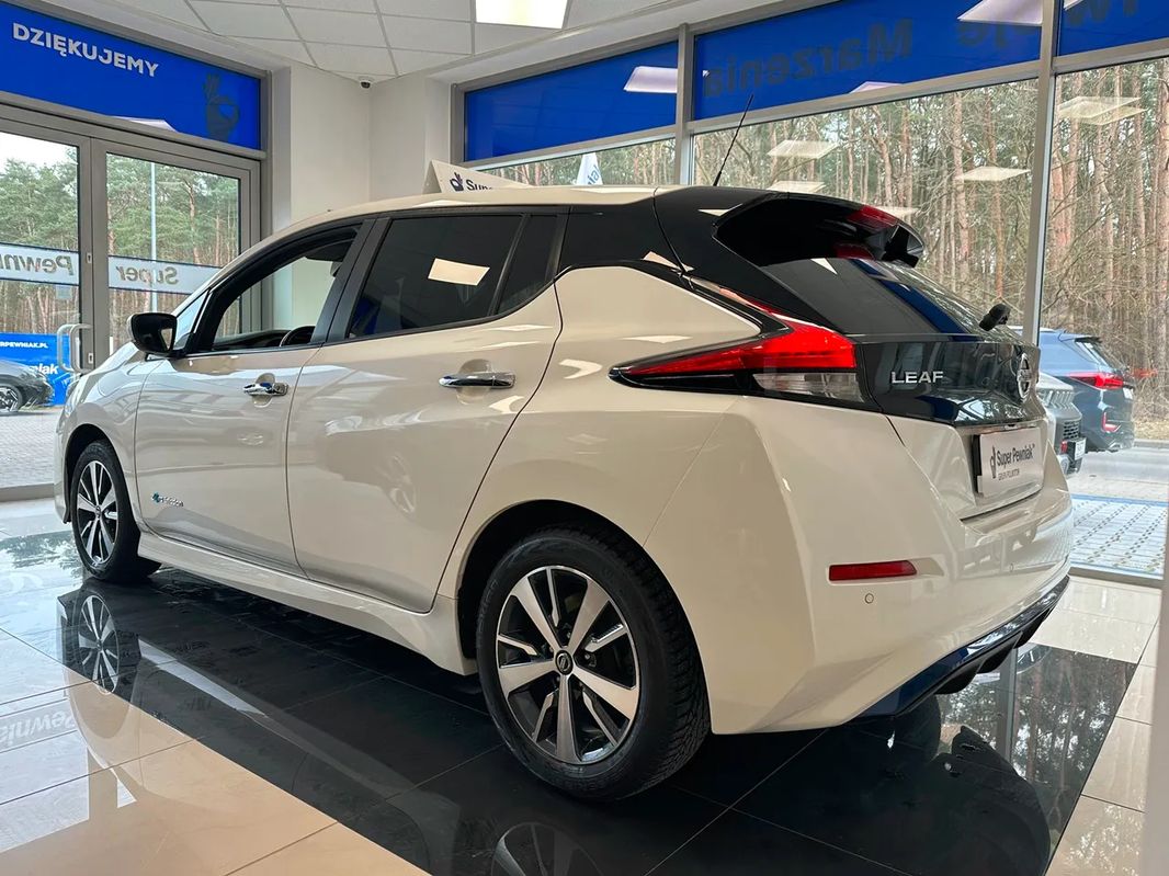 nissan leaf