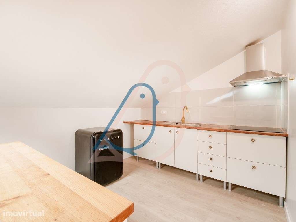Apartamento T2 / Arrendamento /kitchenette/ Sótão / Centro da Cidad... - Grande imagem: 4/17