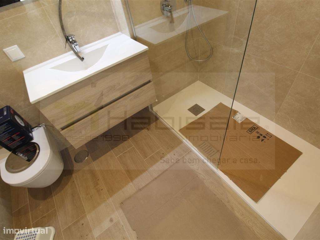 Moradia V3 +1 com piscina em Barcarena-26