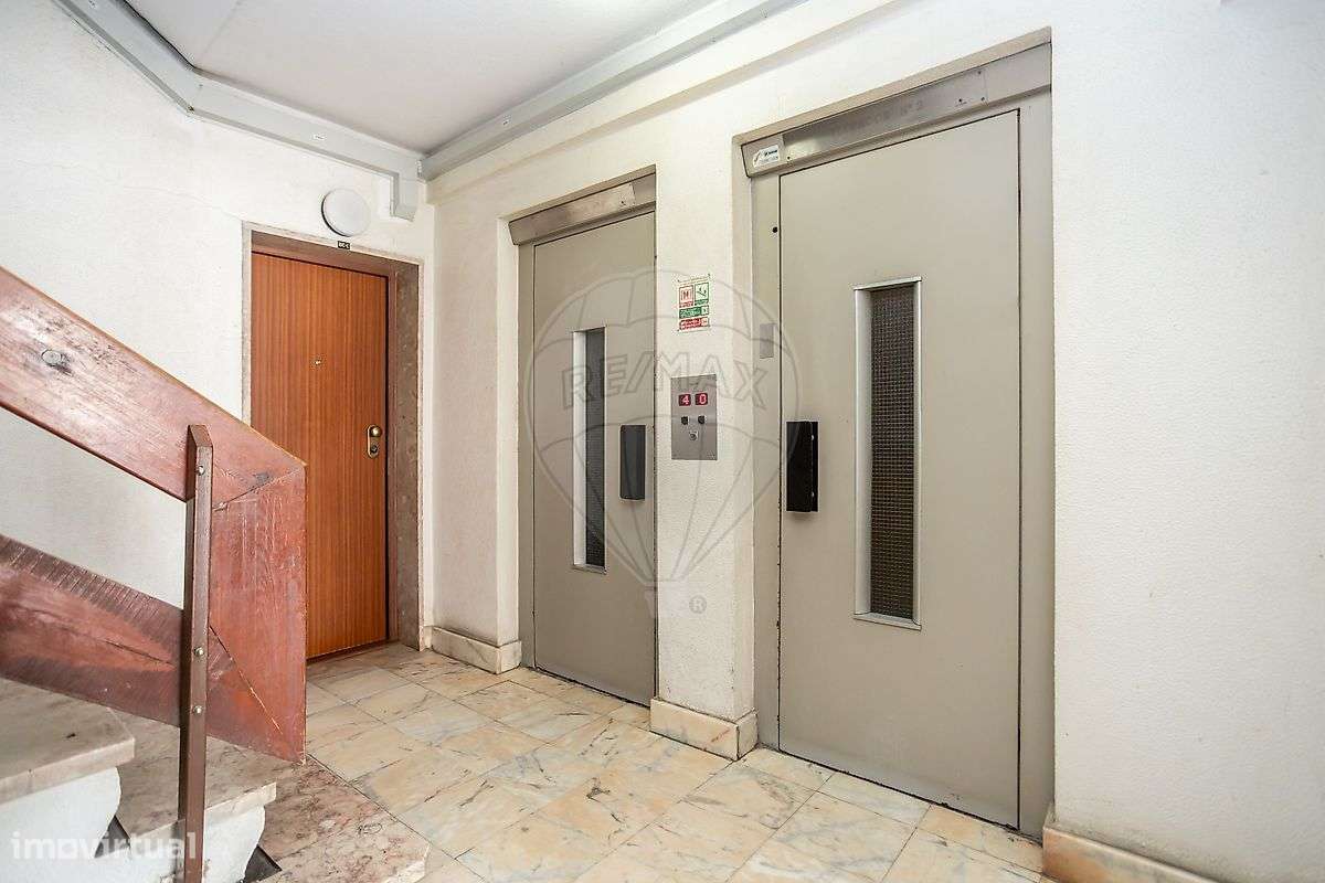 Apartamento T3 à venda em Almada-9