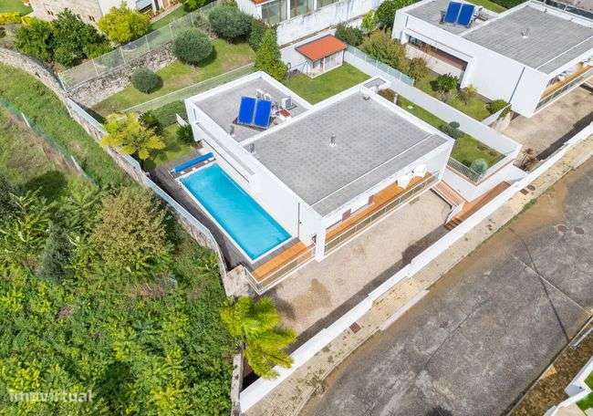 Exclusiva Moradia Individual Moderna e Luxuosa-37