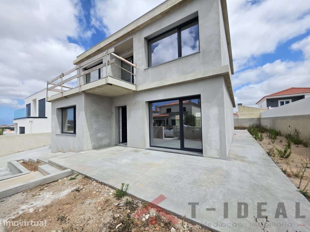 Moradia T4 Moderna na Lourinhã-32