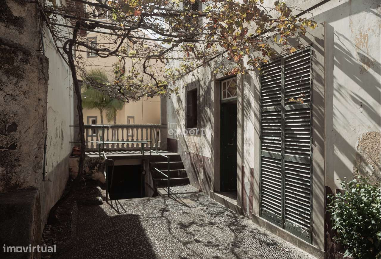 Edifício histórico com projeto aprovado no coração do Funchal-17