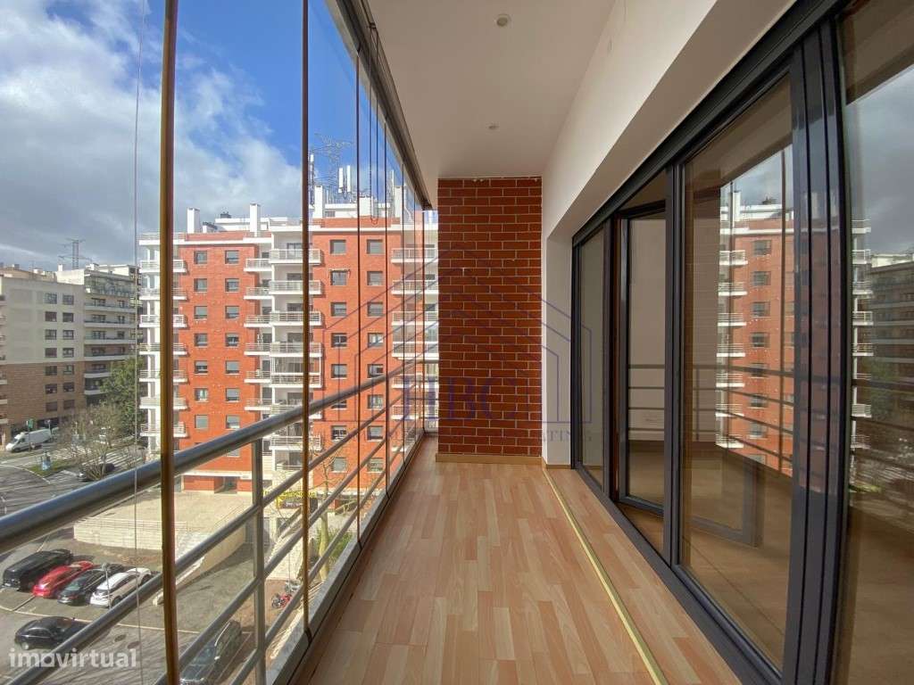 Apartamento T3 nas Colinas do Cruzeiro | 4 Parqueamentos + Arrecadação - Grande imagem: 5/42