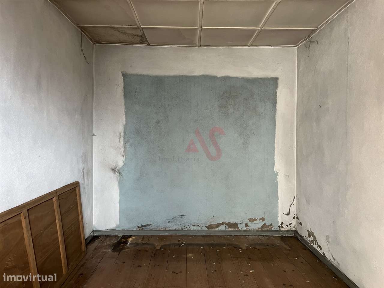 Moradias para Restauro com Terreno de 1.682 m² | Raimonda, Paços de Fe-20