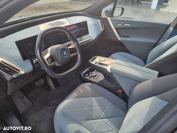 BMW iX xDrive40 - 4