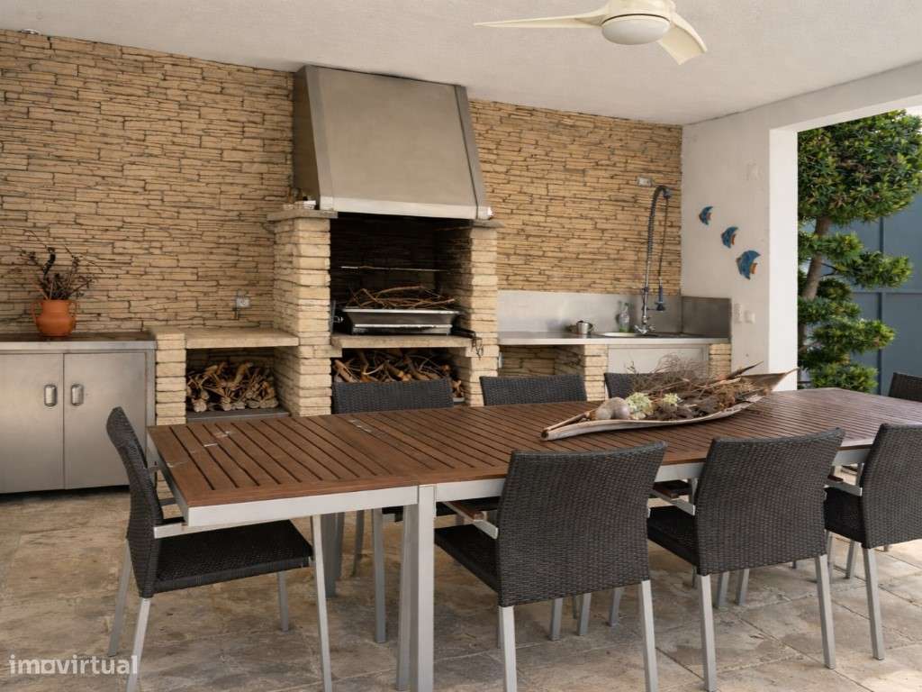 Moradia T4 isolada com piscina privada, jardim, garagem e 595 m² de...-3