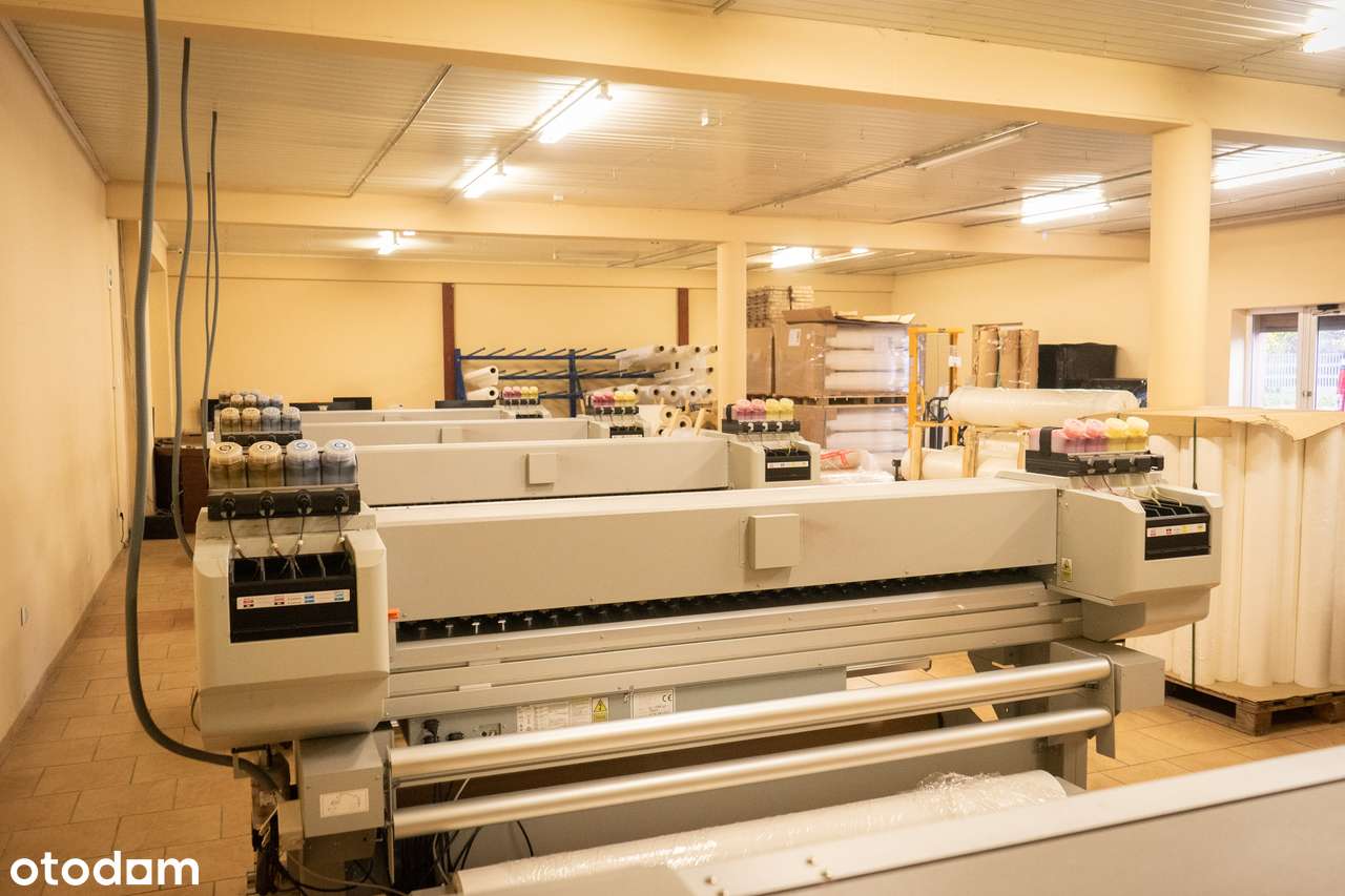 Przestrzenna hala przy ul. Podolskiej-6