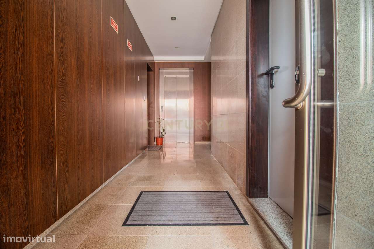 Garagem em Figueira da Foz  perto da marginal. - Grande imagem: 5/22