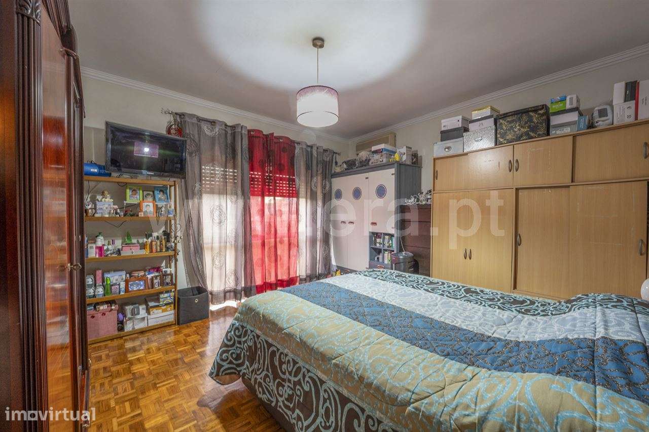 Moradia em Banda T5; Paivas-14