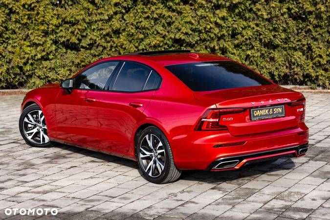 Volvo S60 T5 R-Design - 12