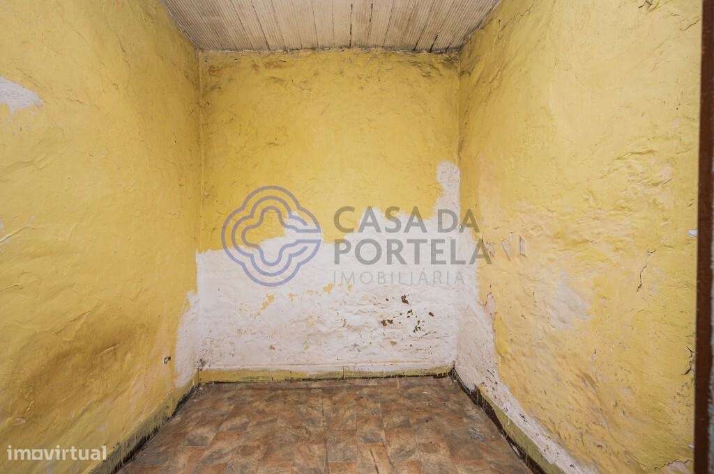 Moradia T1 para Reabilitação | Rio Tinto | Excelente Oportunidade de I-6