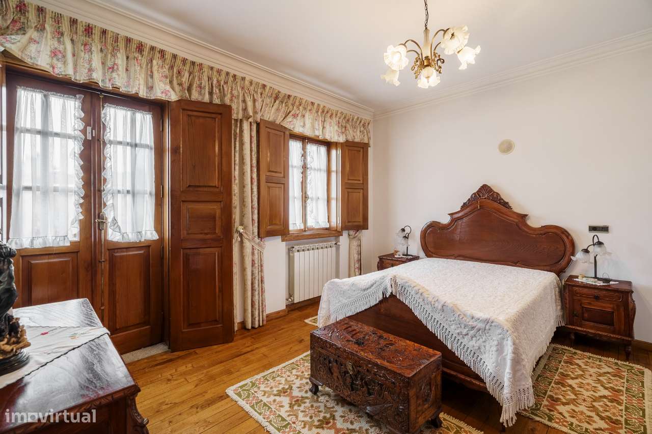 Moradia T5 em pedra em Vila Verde da Raia - Chaves-32