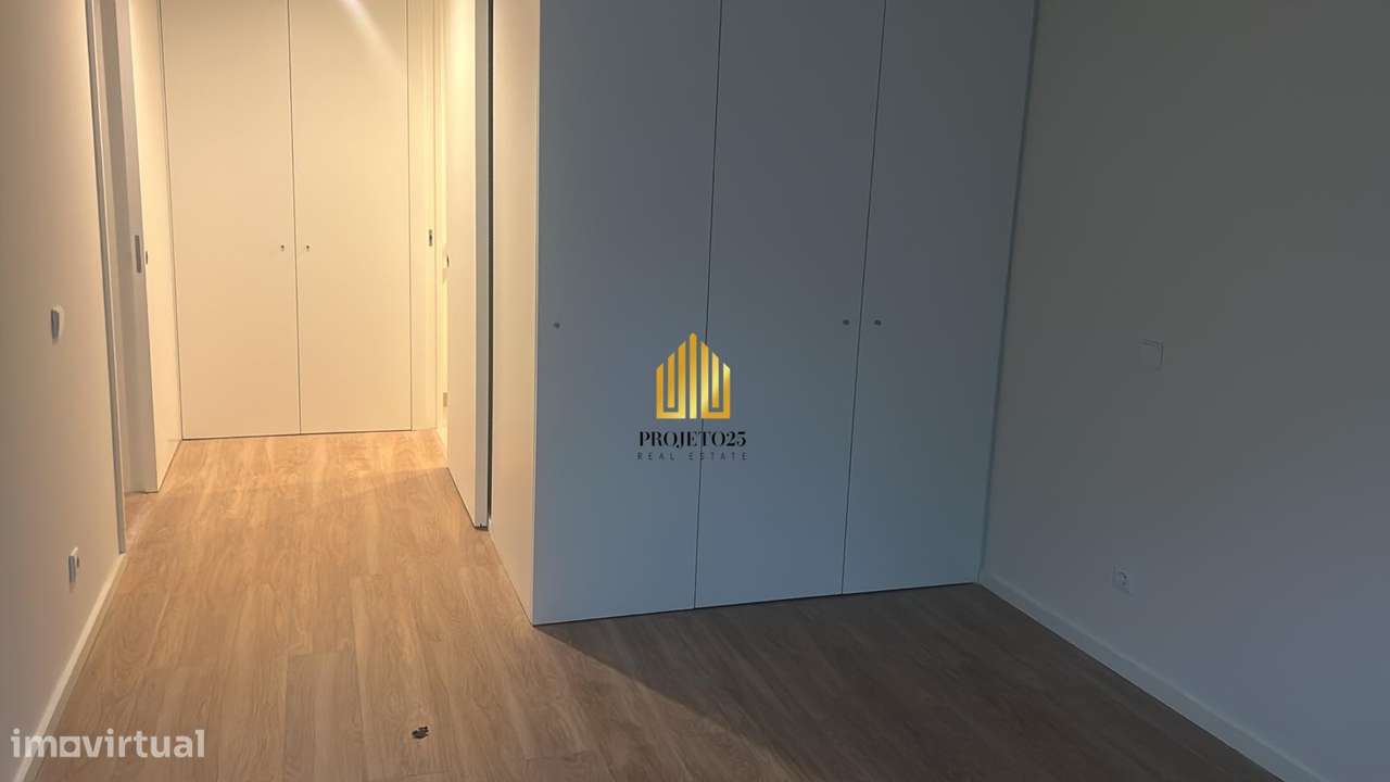 T1 NOVO em Condº Fechado, Jardim privativo, zona Faria de Guimarães.-27