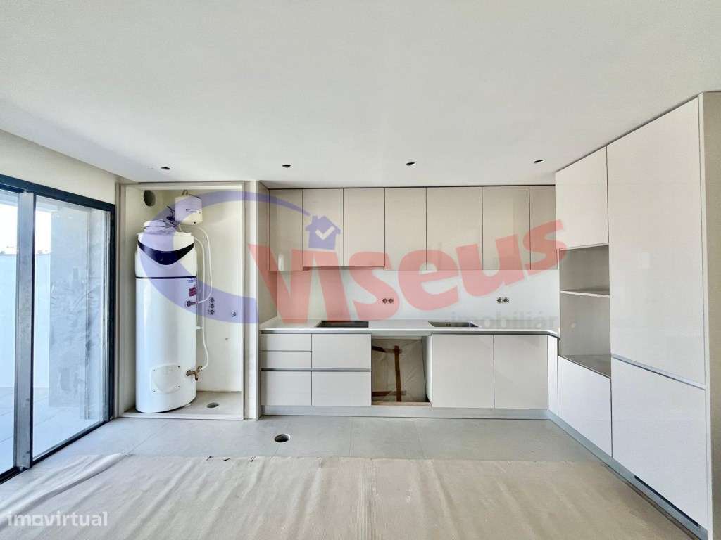 Apartamento T3 Penthouse Coimbrões-4