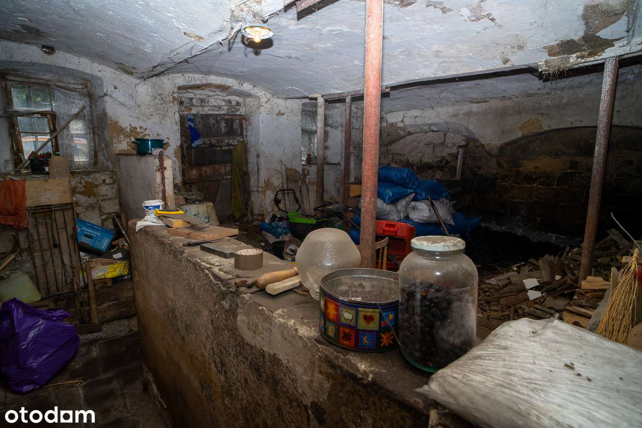 Dom z garażem i poddaszem w spokojnej okolicy-19