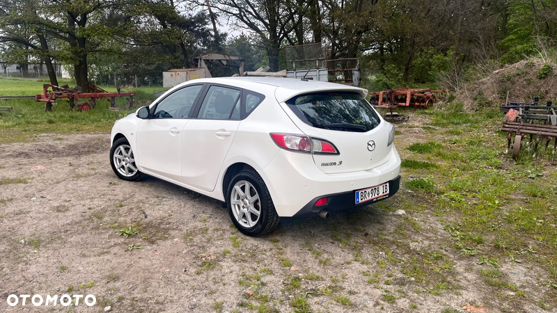 Mazda 3 2.0 Exclusive + - 9