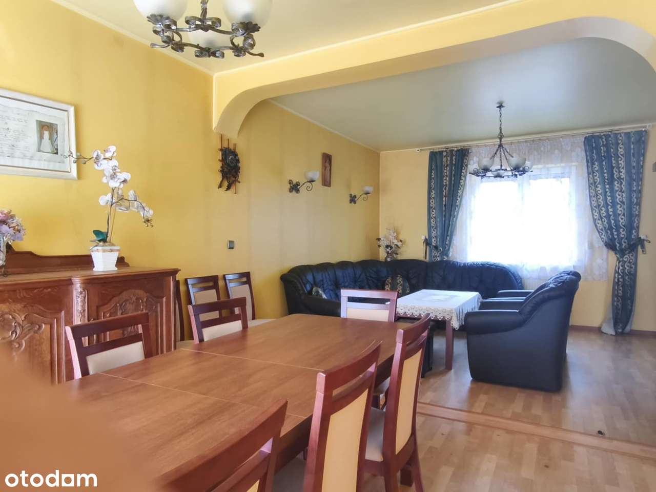 Solidnie zbudowany dom w dobrej lokalizacji.-9