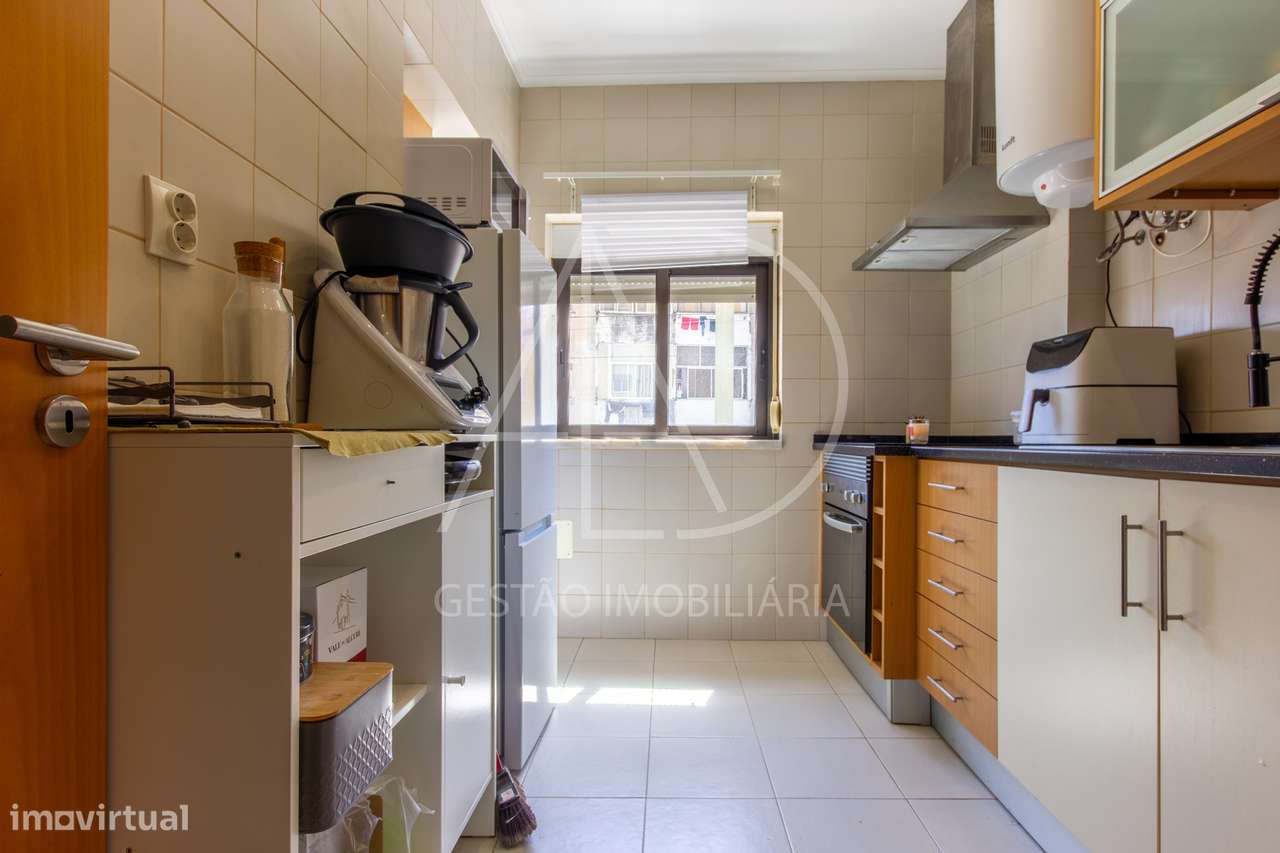 Apartamento T2 bem localizado em Baixa da banheira-4