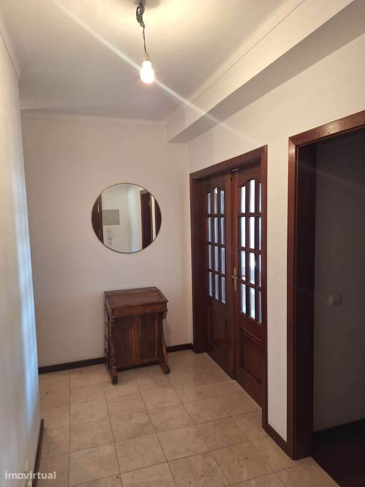 T4 com Estúdio em Bonito Prédio-14