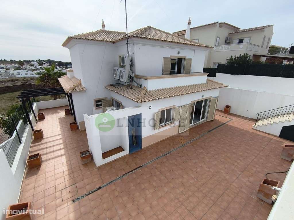 Moradia T4 com piscina e garagem - Castro Marim - Grande imagem: 4/60