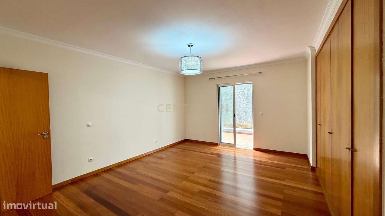 Apartamento T2+1 em Santo António-16