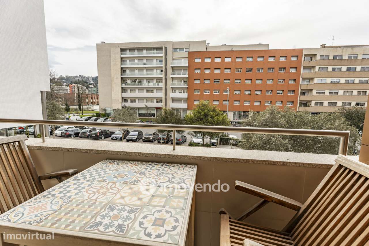 Apartamento T3, com áreas amplas e garagem, em Braga - Grande imagem: 5/55