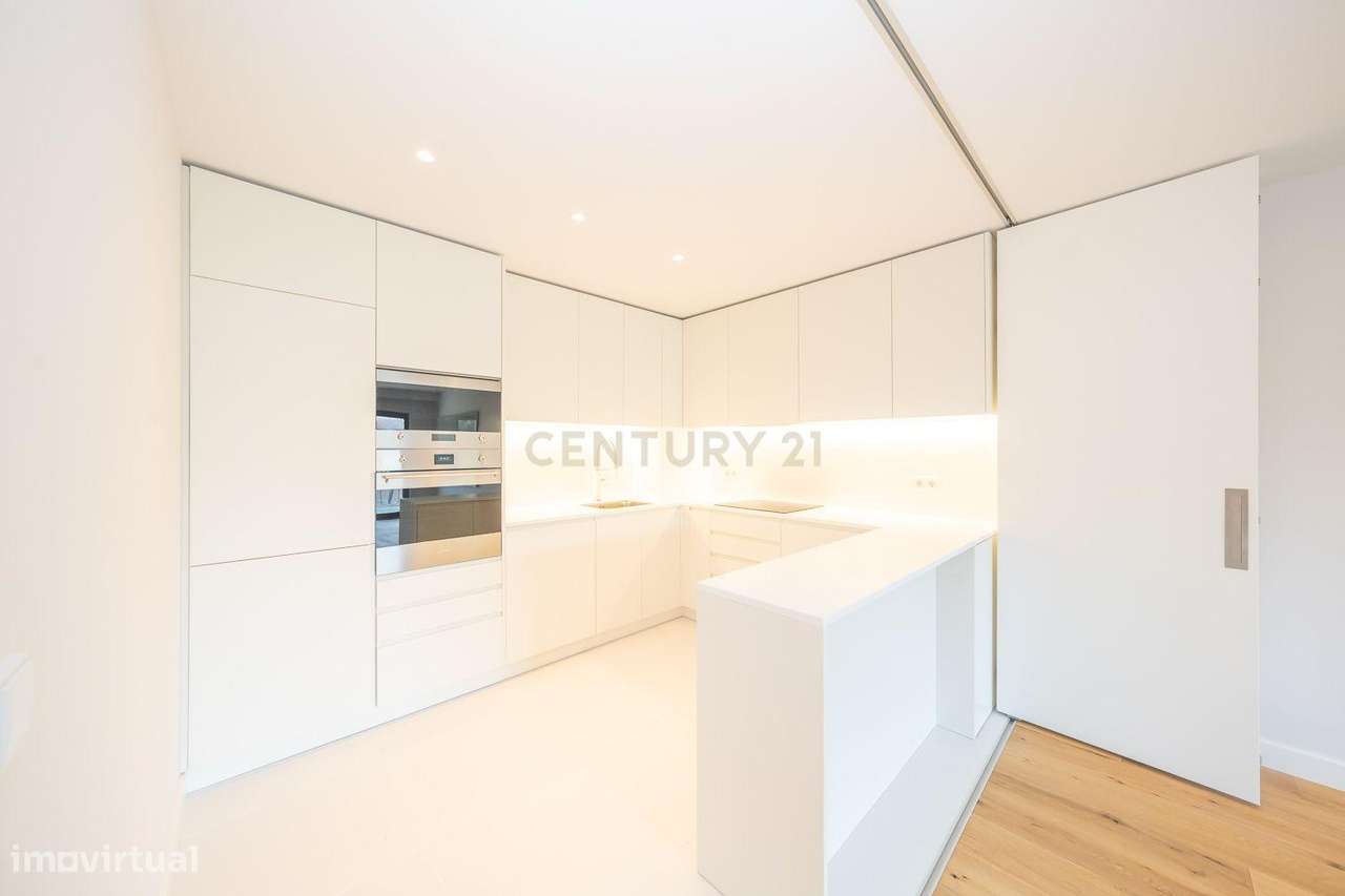 Apartamento T1 Novo, com Varanda Ampla e Lugar de Parqueamento, para A - Grande imagem: 5/54