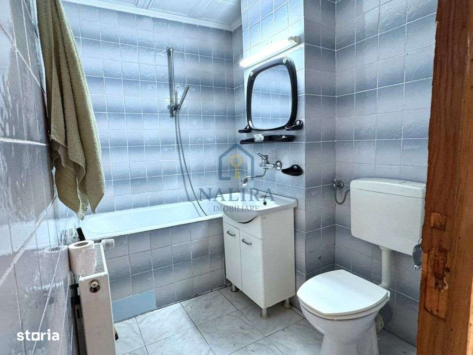De vanzare apartament cu 3 camere decomandate etaj 3/4 Petru Rares - Imagine principală: 5/9